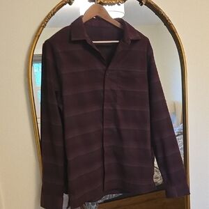 lululemon athletica Men's Casual Button Down Shirt - Burgundy